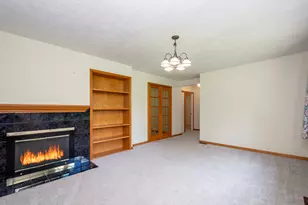 35861 N Fuller Rd, Gurnee, IL 60031 - Photo 4