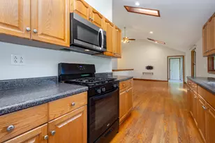35861 N Fuller Rd, Gurnee, IL 60031 - Photo 12