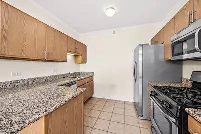600 N Dearborn Street #1805, Chicago, IL 60654 - Photo 6