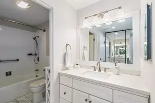 2812 E Bel Aire Dr, Arlington Heights, IL 60004 - Photo 12