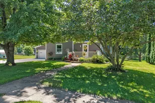 601 W Court St, Cambridge, IL 61238 - Photo 2
