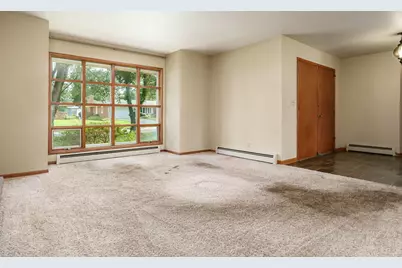 5803 Clarendon Drive, Rockford, IL 61114 - Photo 8