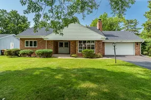 5803 Clarendon Dr, Rockford, IL 61114 - Photo 2