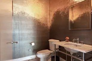 200 W Grand Ave, Chicago, IL 60654 - Photo 26