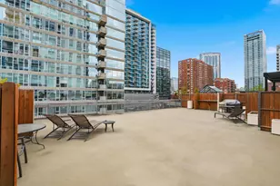 200 W Grand Ave, Chicago, IL 60654 - Photo 42