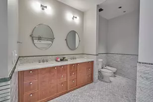 200 W Grand Ave, Chicago, IL 60654 - Photo 28
