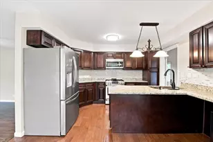 66 Copperwood Dr, Buffalo Grove, IL 60089 - Photo 10