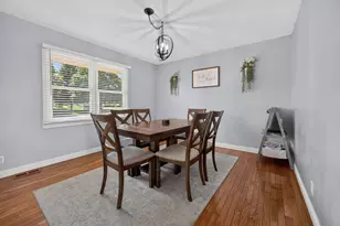 2704 Clearwater Ave, Bloomington, IL 61704 - Photo 4