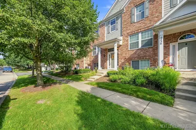 2440 Anna Way #2440, Elgin, IL 60124 - Photo 2
