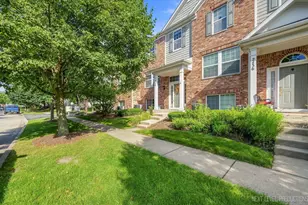 2440 Anna Wy, Elgin, IL 60124 - Photo 2