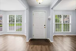 689 Bent Ridge Ln, Elgin, IL 60120 - Photo 2