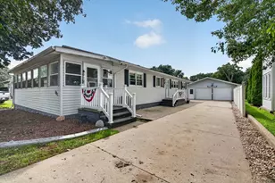181 S Main St, Seneca, IL 61360 - Photo 2