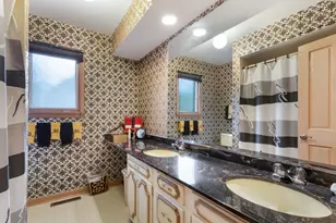 1135 Adirondack Dr, Northbrook, IL 60062 - Photo 14