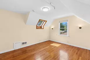 8222 Springfield Ave, Skokie, IL 60076 - Photo 14