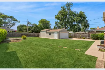8222 Springfield Avenue, Skokie, IL 60076 - Photo 20