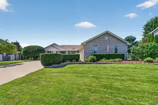 2377 Rock Canyon, New Lenox, IL 60451 - Photo 2