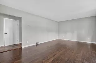 7945 W 91st St, Hickory Hills, IL 60457 - Photo 4
