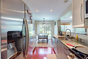 2890 Ashling Ct, Schaumburg, IL 60193 - Photo 8
