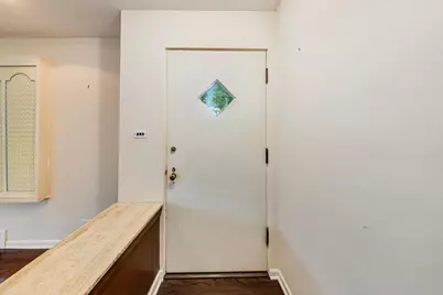 8425 Lawndale Avenue, Skokie, IL 60076 - Photo 6