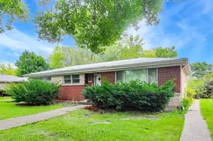 8425 Lawndale Ave, Skokie, IL 60076 - Photo 2