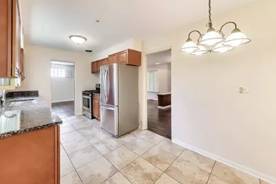8425 Lawndale Avenue, Skokie, IL 60076 - Photo 18