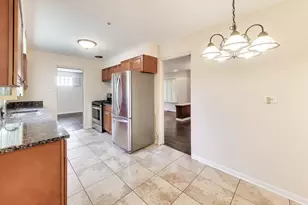 8425 Lawndale Ave, Skokie, IL 60076 - Photo 18