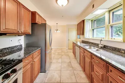 8425 Lawndale Avenue, Skokie, IL 60076 - Photo 14