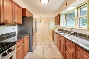 8425 Lawndale Ave, Skokie, IL 60076 - Photo 14