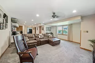 616 W 37th St, Chicago, IL 60609 - Photo 28