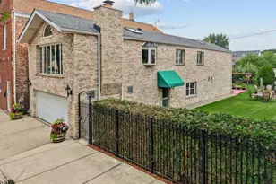 616 W 37th St, Chicago, IL 60609 - Photo 2