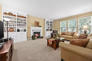1707 Pondview Dr, Hoffman Estates, IL 60192 - Photo 14