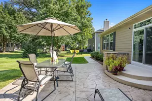 1707 Pondview Dr, Hoffman Estates, IL 60192 - Photo 6