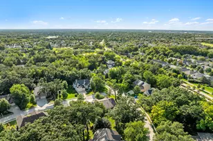 1707 Pondview Dr, Hoffman Estates, IL 60192 - Photo 40