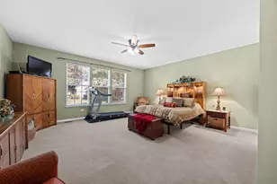 1707 Pondview Dr, Hoffman Estates, IL 60192 - Photo 22