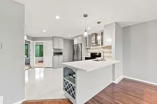 700 N Briar Hill Ln, Addison, IL 60101 - Photo 6