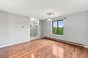 700 N Briar Hill Ln, Addison, IL 60101 - Photo 10