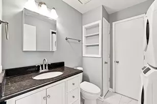 700 N Briar Hill Ln, Addison, IL 60101 - Photo 14