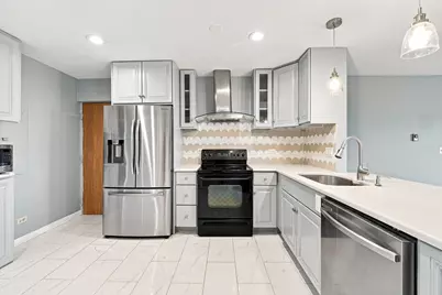 700 N Briar Hill Lane #5, Addison, IL 60101 - Photo 4