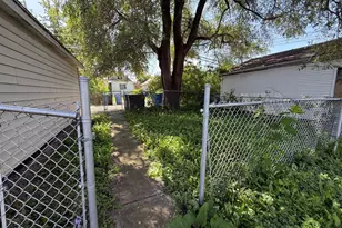 1213 W 96th St, Chicago, IL 60643 - Photo 2