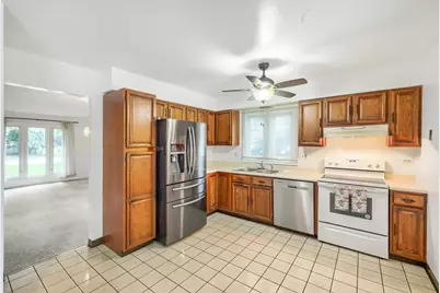 98 Brookside Drive, Elgin, IL 60123 - Photo 8