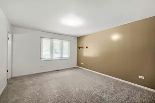 98 Brookside Dr, Elgin, IL 60123 - Photo 12