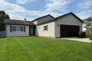 305 Somerset Dr, Streamwood, IL 60107 - Photo 1