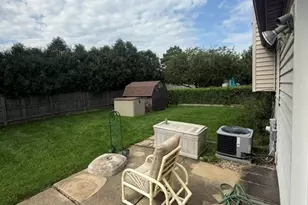 305 Somerset Dr, Streamwood, IL 60107 - Photo 18