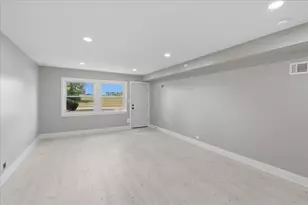 10 Linden Ave, Buffalo Grove, IL 60089 - Photo 18