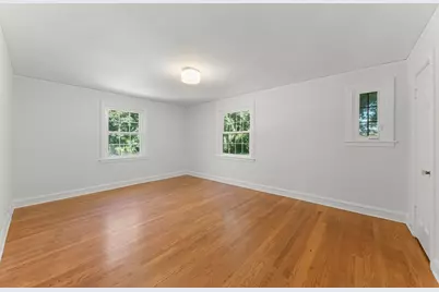 6557 N Ponchartrain Boulevard, Chicago, IL 60646 - Photo 16