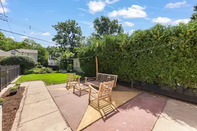 6557 N Ponchartrain Boulevard, Chicago, IL 60646 - Photo 22