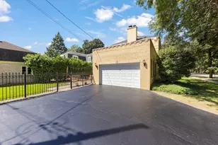 6557 N Ponchartrain Blvd, Chicago, IL 60646 - Photo 24