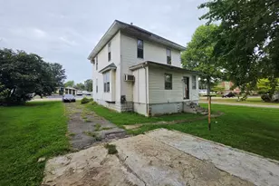 551 N Main St, Chicago, IL 62417 - Photo 12