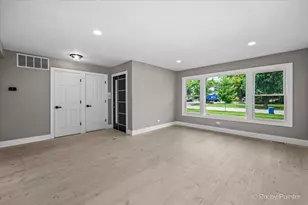 943 Oxford St, Downers Grove, IL 60516 - Photo 4