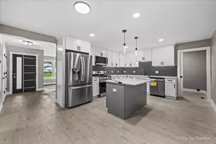 943 Oxford St, Downers Grove, IL 60516 - Photo 2